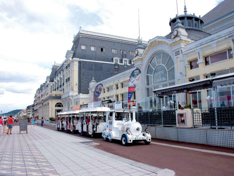 Cabourg - Hyper Centre, Plage Exterior photo