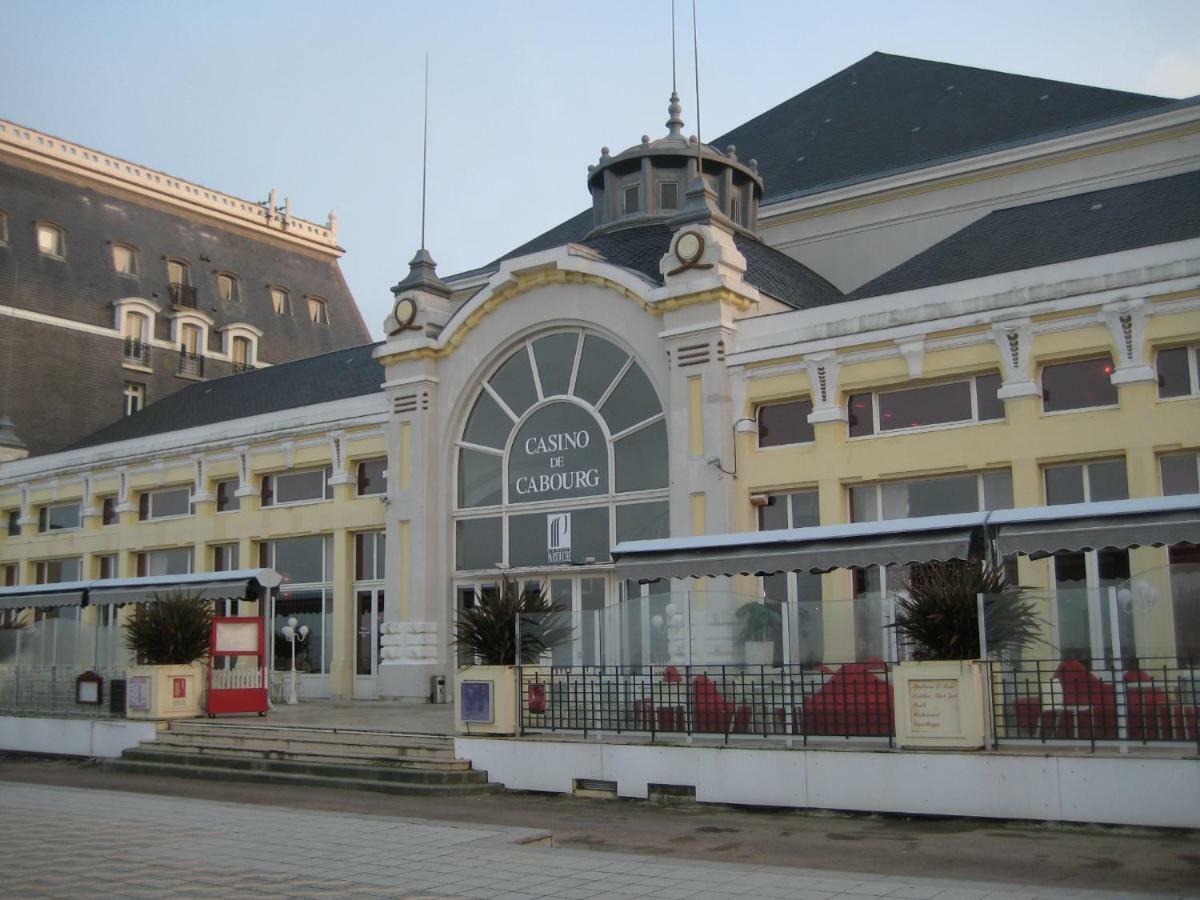 Cabourg - Hyper Centre, Plage Exterior photo
